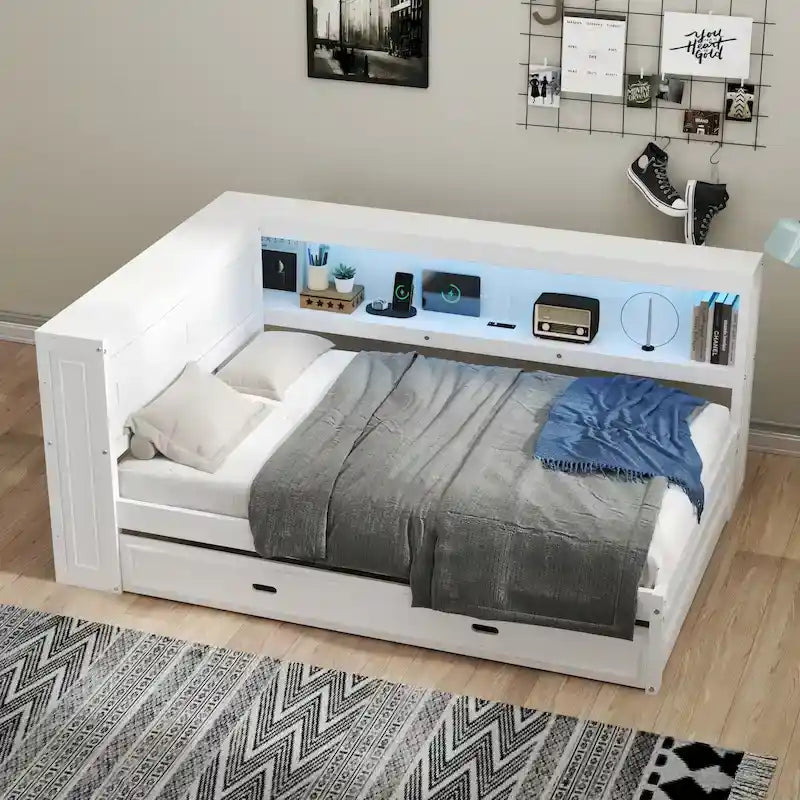 Lit de repos double avec lumières LED, chargement USB et étagères de rangement en blanc