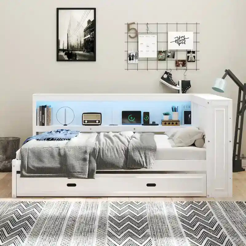 Lit de repos double avec lumières LED, chargement USB et étagères de rangement en blanc