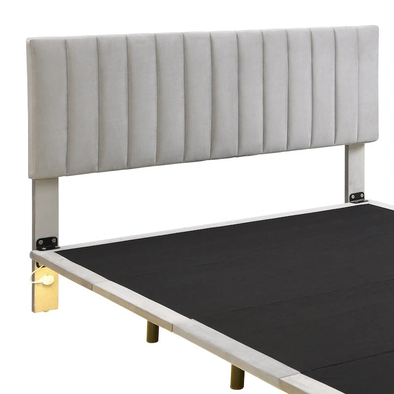 Lit plateforme queen en velours gris avec capteur de lumière LED et tête de lit capitonnée