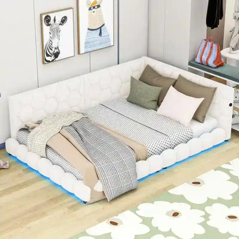 Lit plate-forme capitonné pleine grandeur en tissu Teddy avec lumières LED et ports USB, blanc/rose