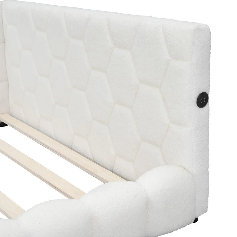 Lit plate-forme capitonné pleine grandeur en tissu Teddy avec lumières LED et ports USB, blanc/rose