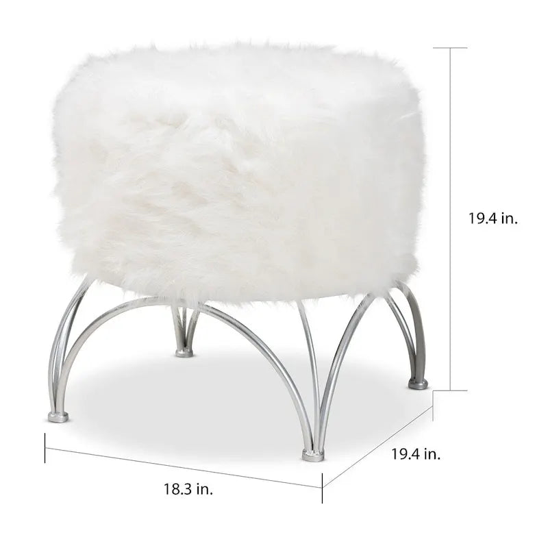 Pouf rond tapissé de fausse fourrure blanche avec base géométrique en fer argenté