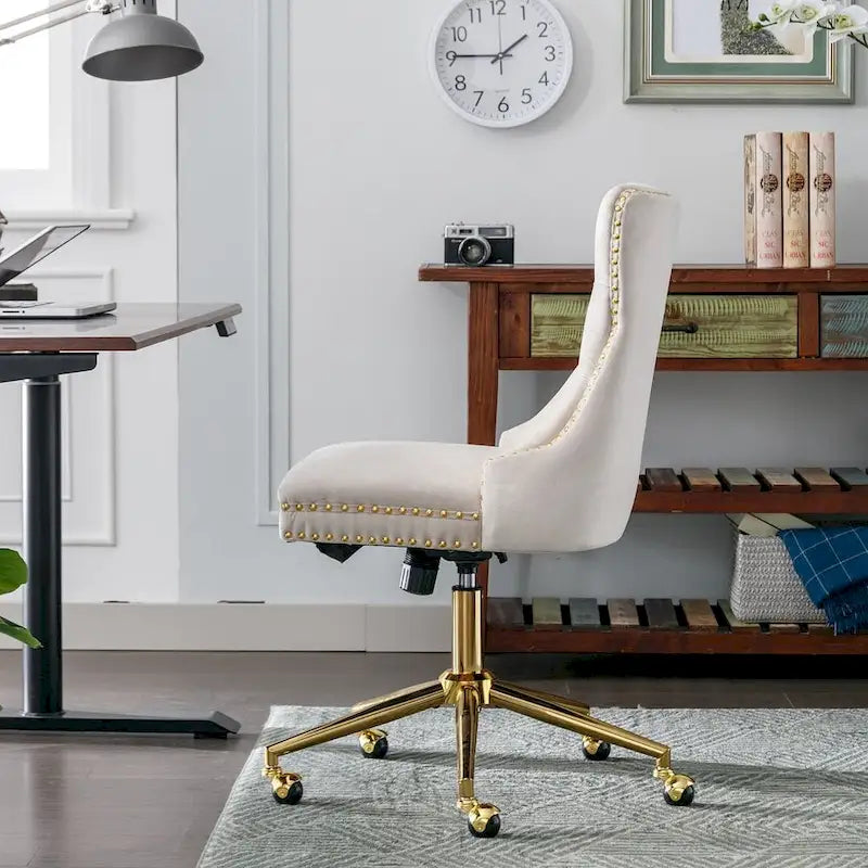 Chaise de bureau pivotante en velours capitonné avec hauteur réglable et base dorée