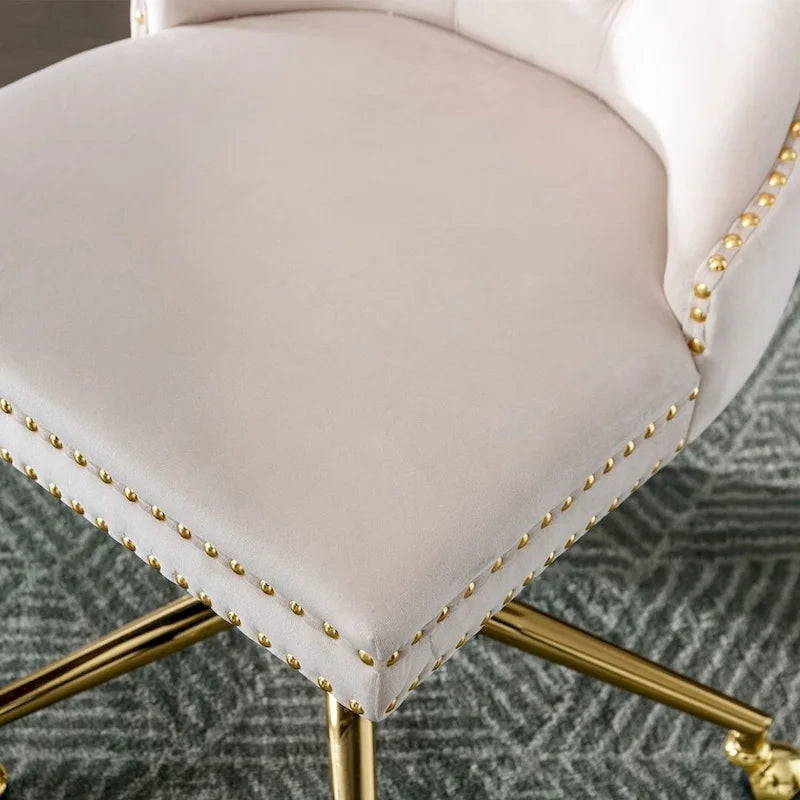 Chaise de bureau pivotante en velours capitonné avec hauteur réglable et base dorée