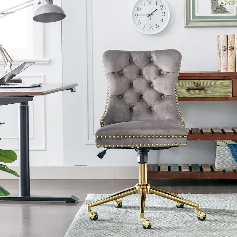 Chaise de bureau pivotante en velours capitonné avec hauteur réglable et base dorée